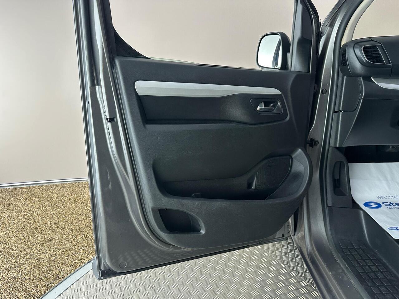 Vauxhall Vivaro Life Electric DA71MXC