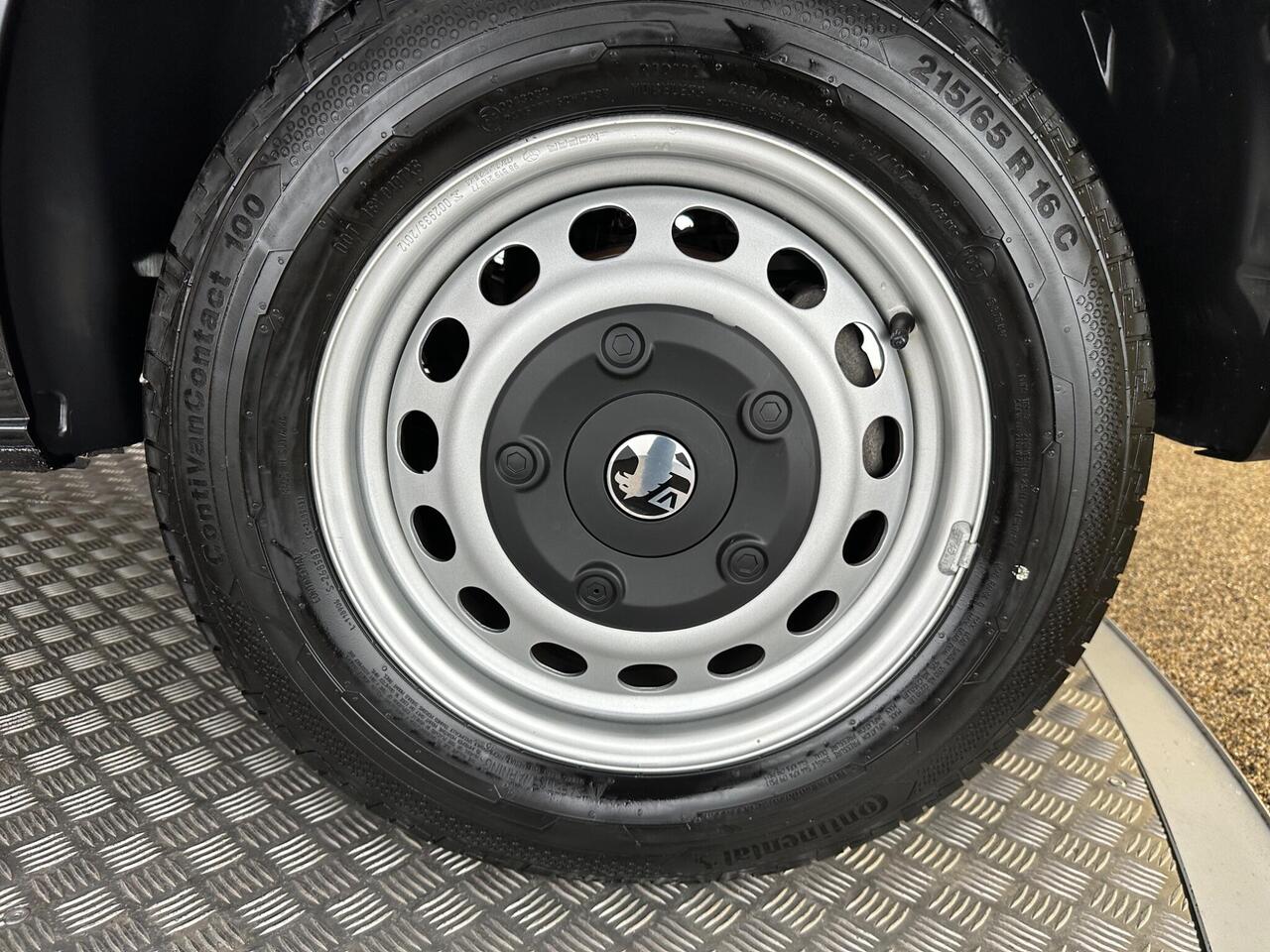 Vauxhall Vivaro DS74OKU