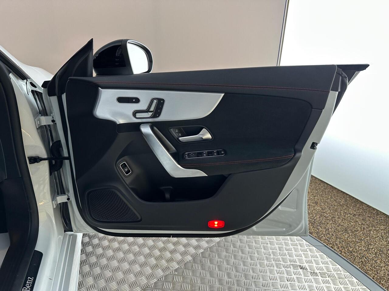 Mercedes-Benz CLA KW23MYY