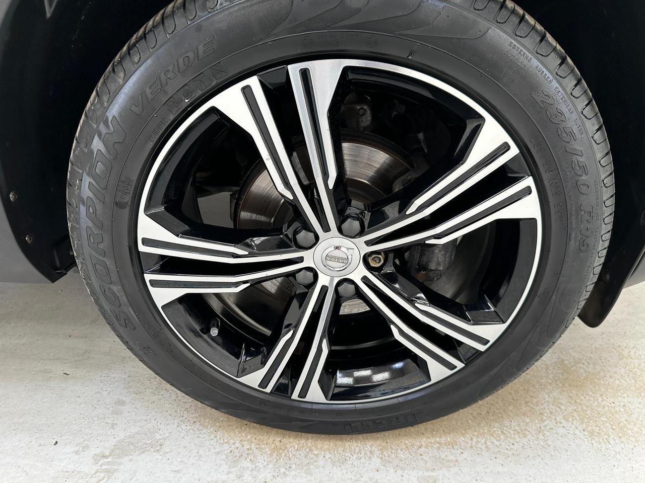 Volvo XC40 LR69DDF