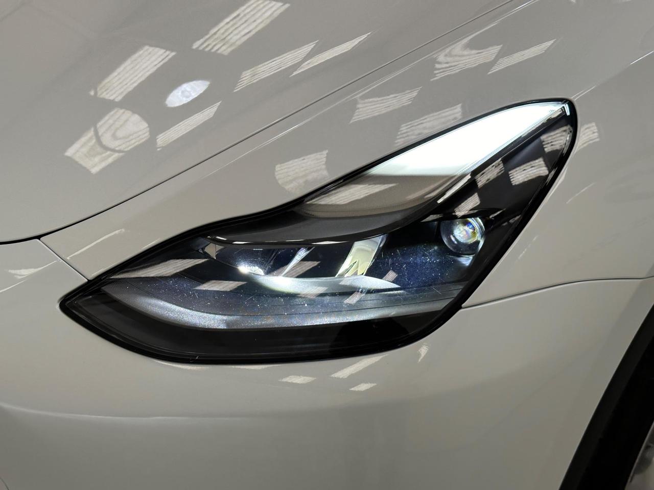Tesla Model Y AJ22CZU