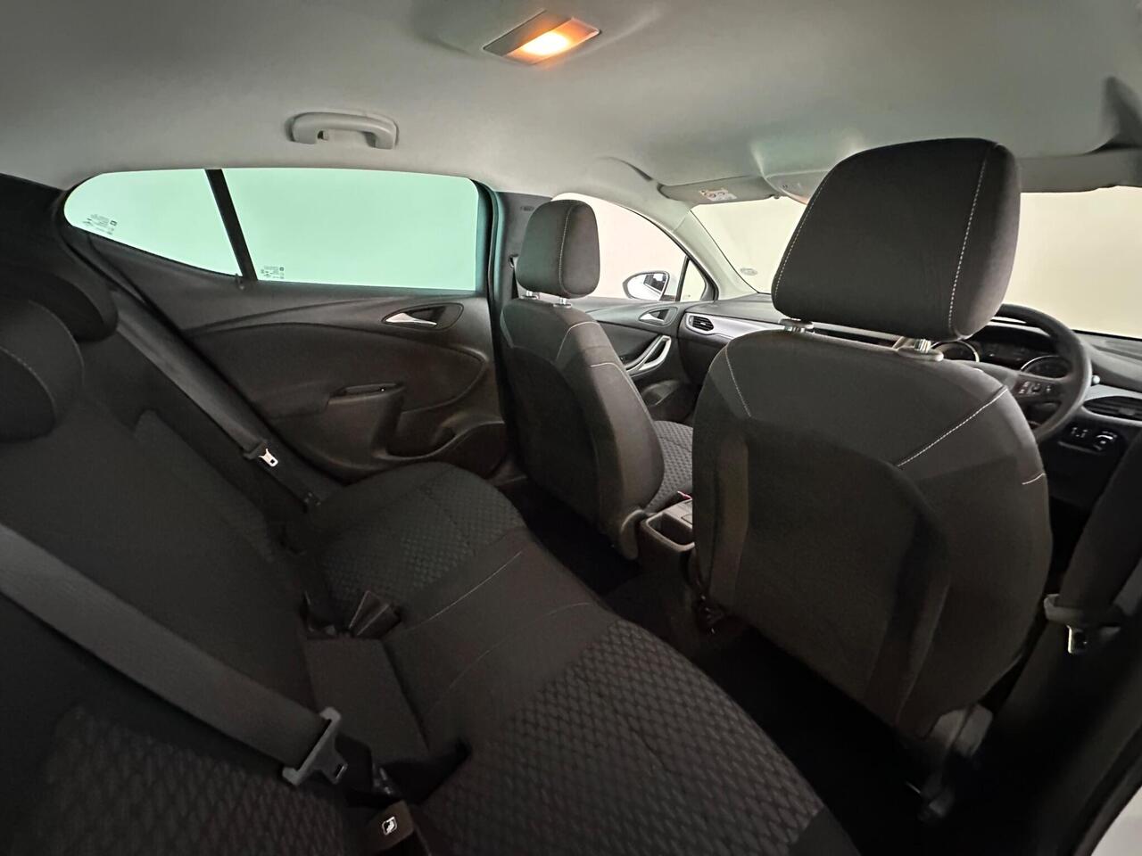 Vauxhall Astra DU70YZC