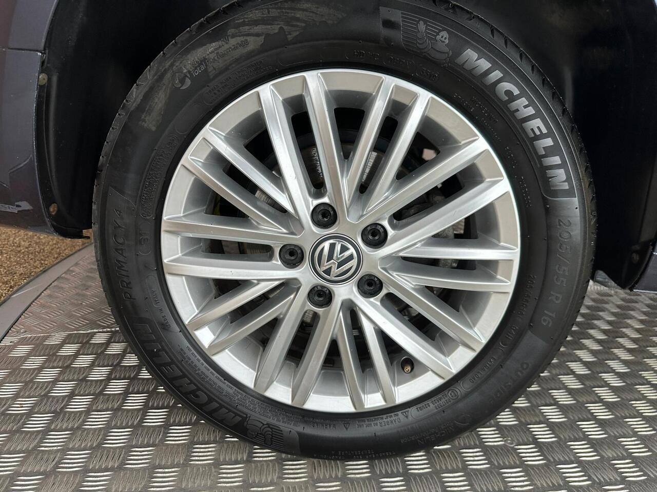 Volkswagen Caddy Maxi Life EY20XLT