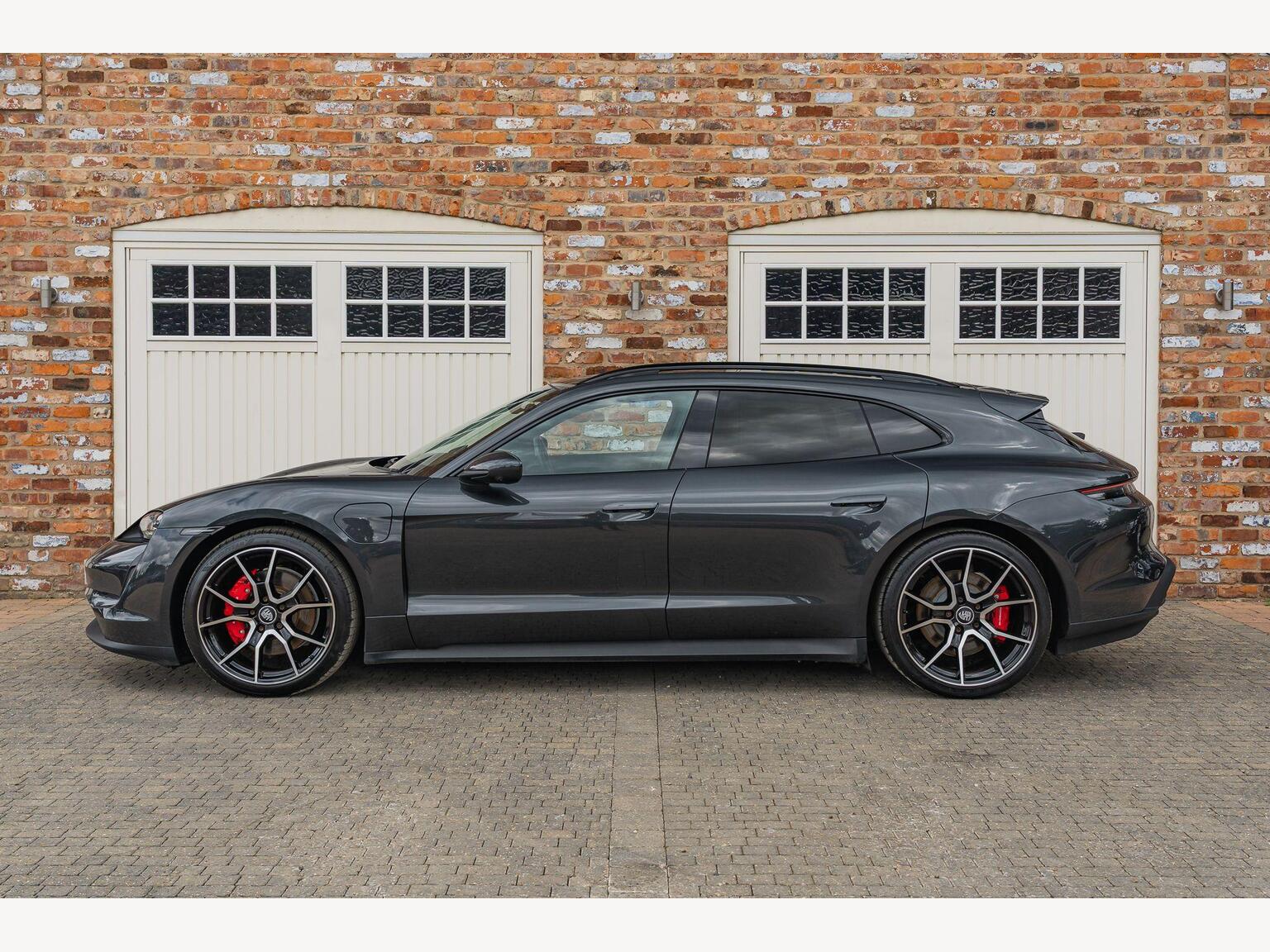 2022 PORSCHE TAYCAN