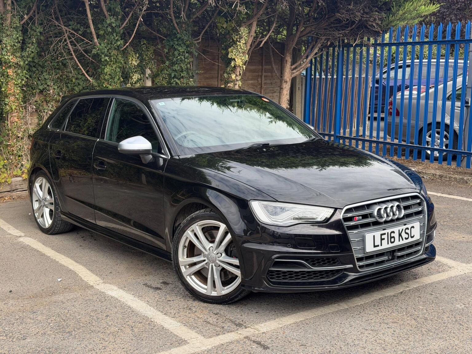Audi S3: Front Right
