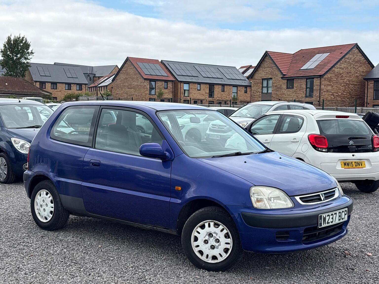 2000 Honda Logo SE