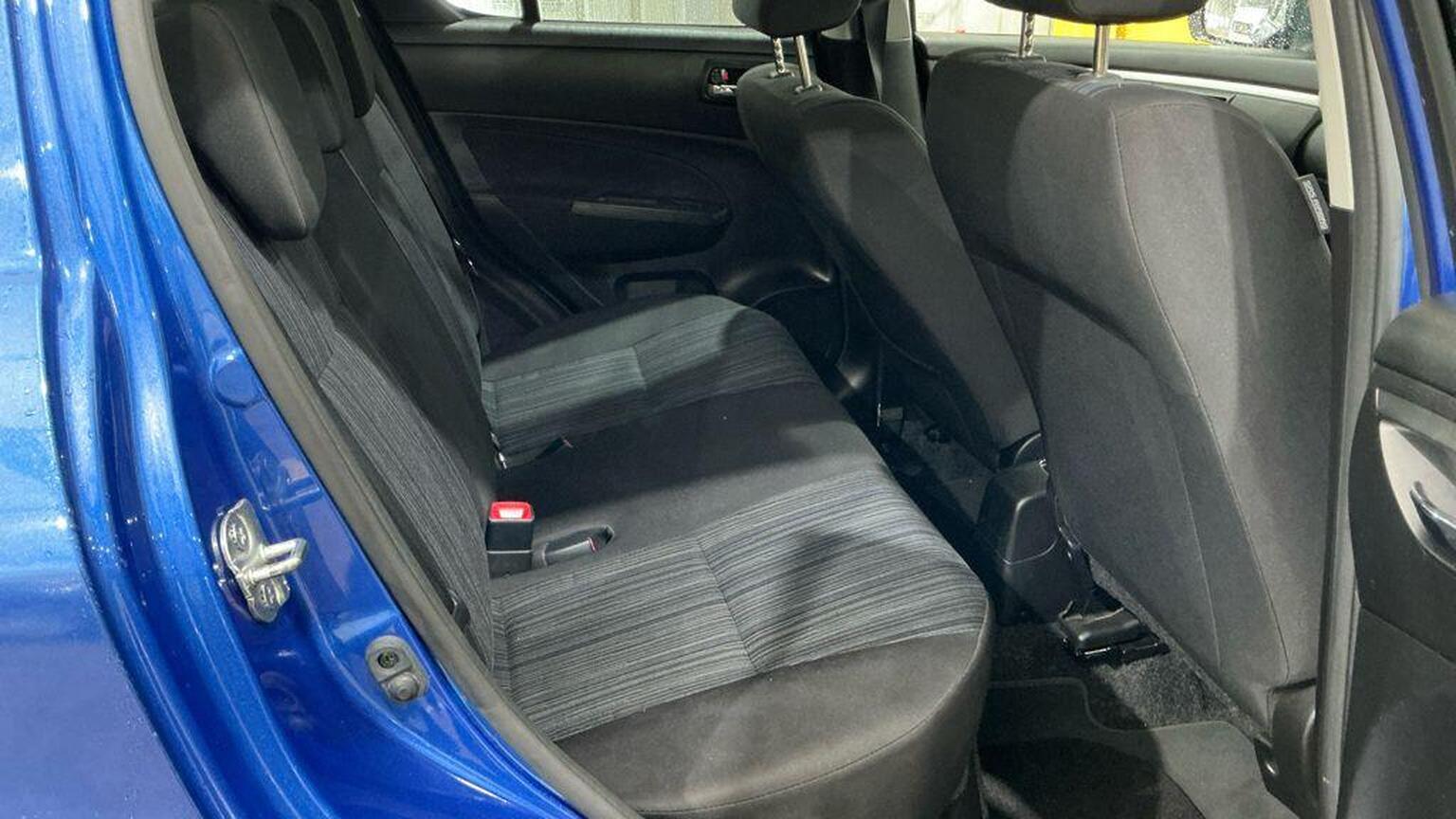 2016 Suzuki Swift image 13