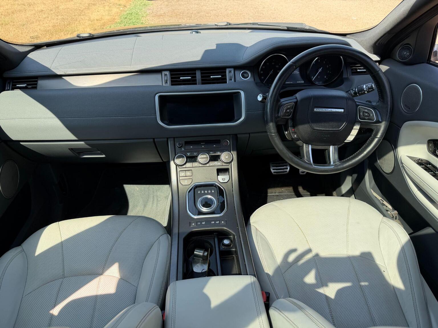 2017 Land Rover Range Rover Evoque image 32