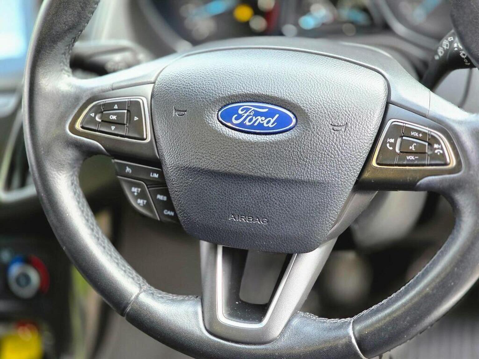 2017 Ford Focus image 47