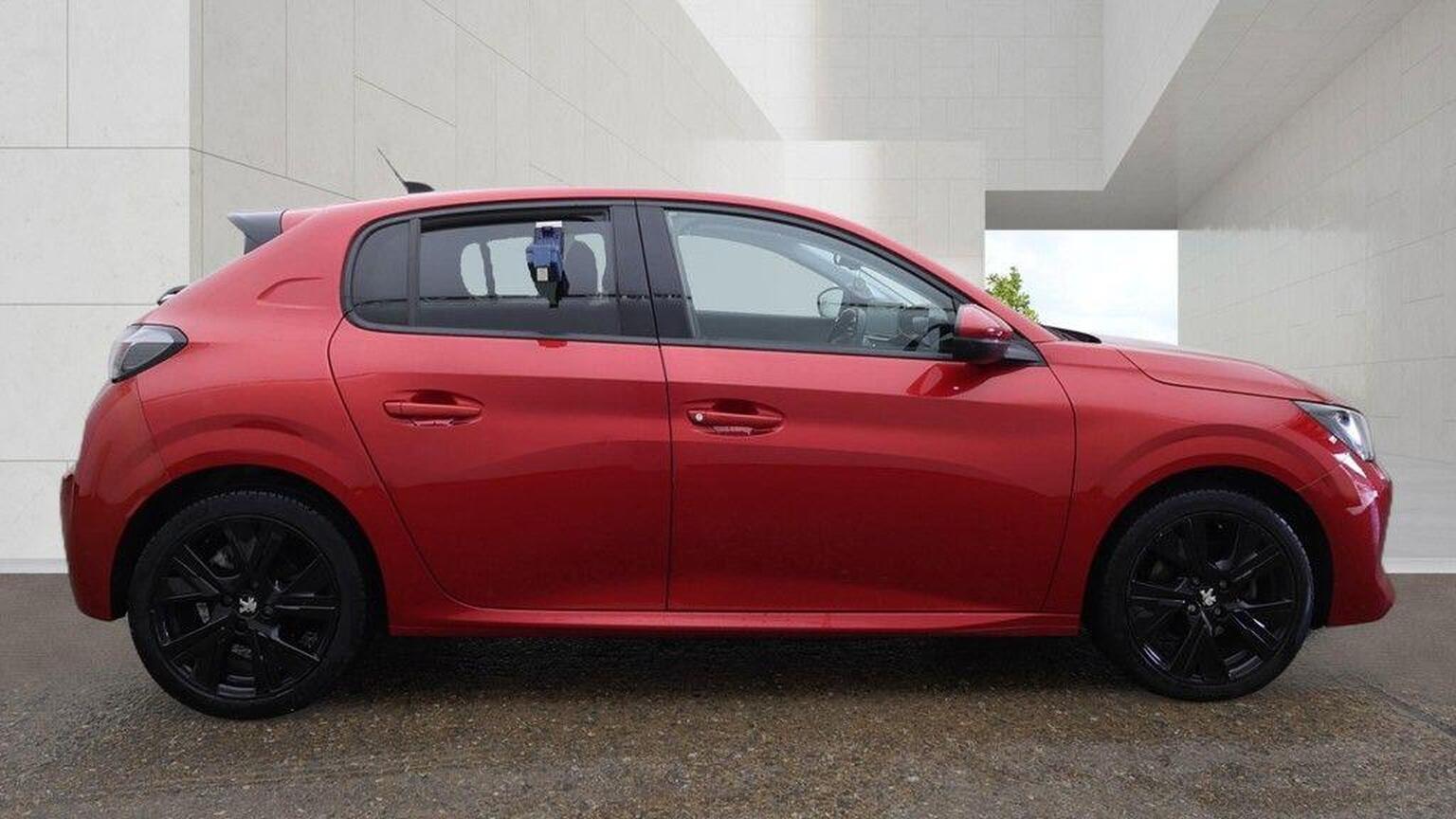 2020 Peugeot 208 image 2