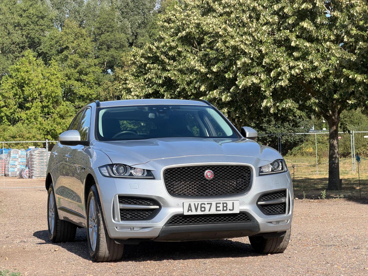 2018 Jaguar F-PACE image 21