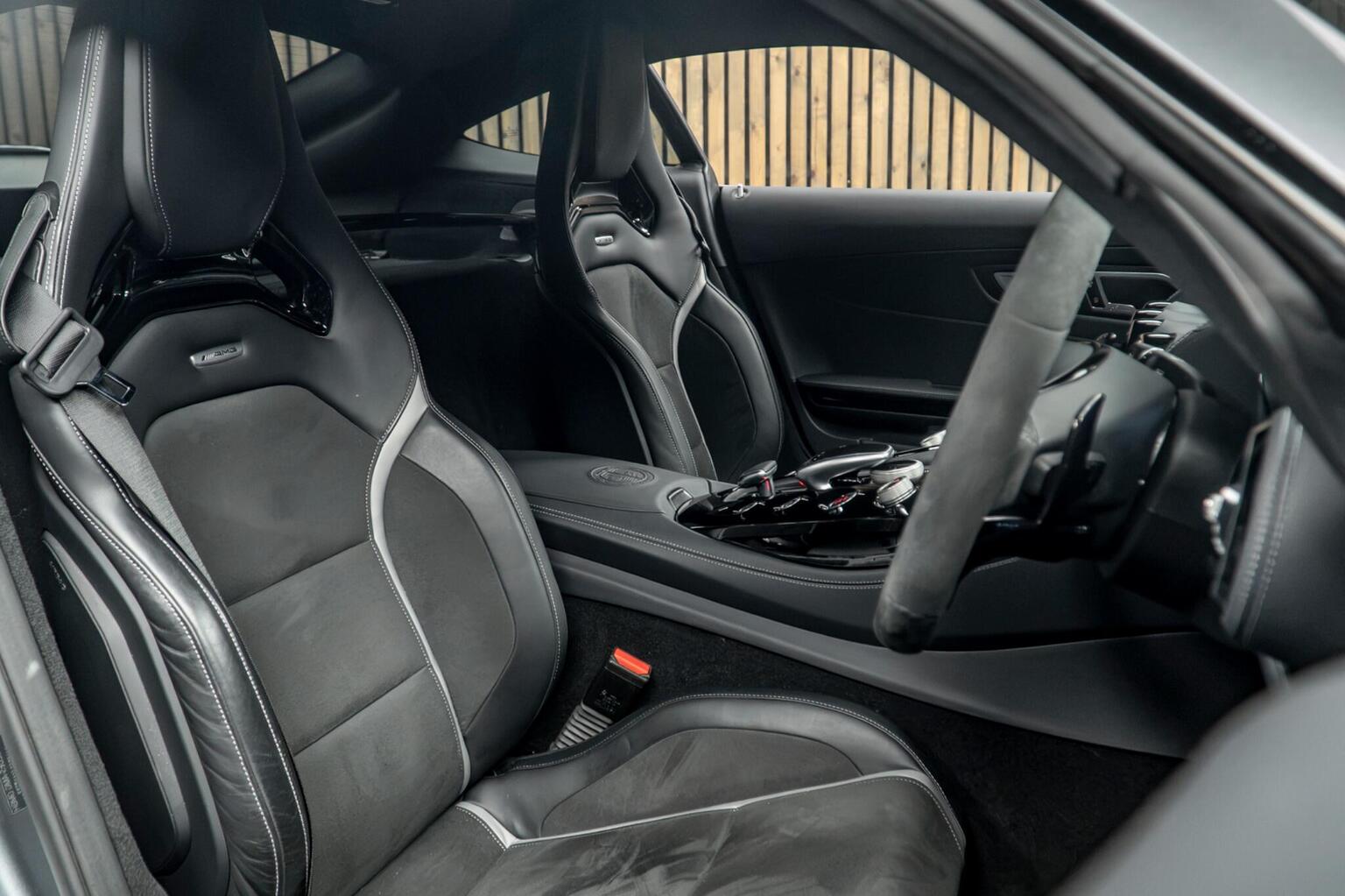 2019 Mercedes-Benz AMG GT V8 BiTurbo R SpdS DCT — photograph 2