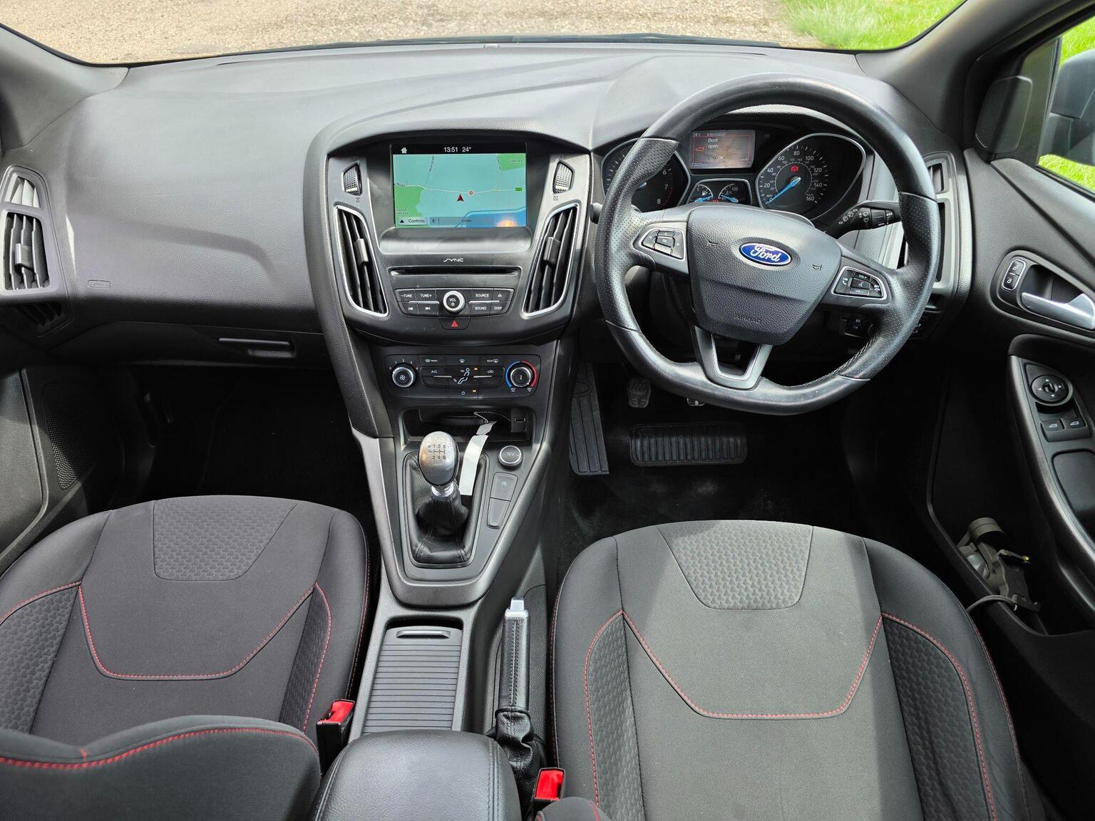 2018 Ford Focus image 30
