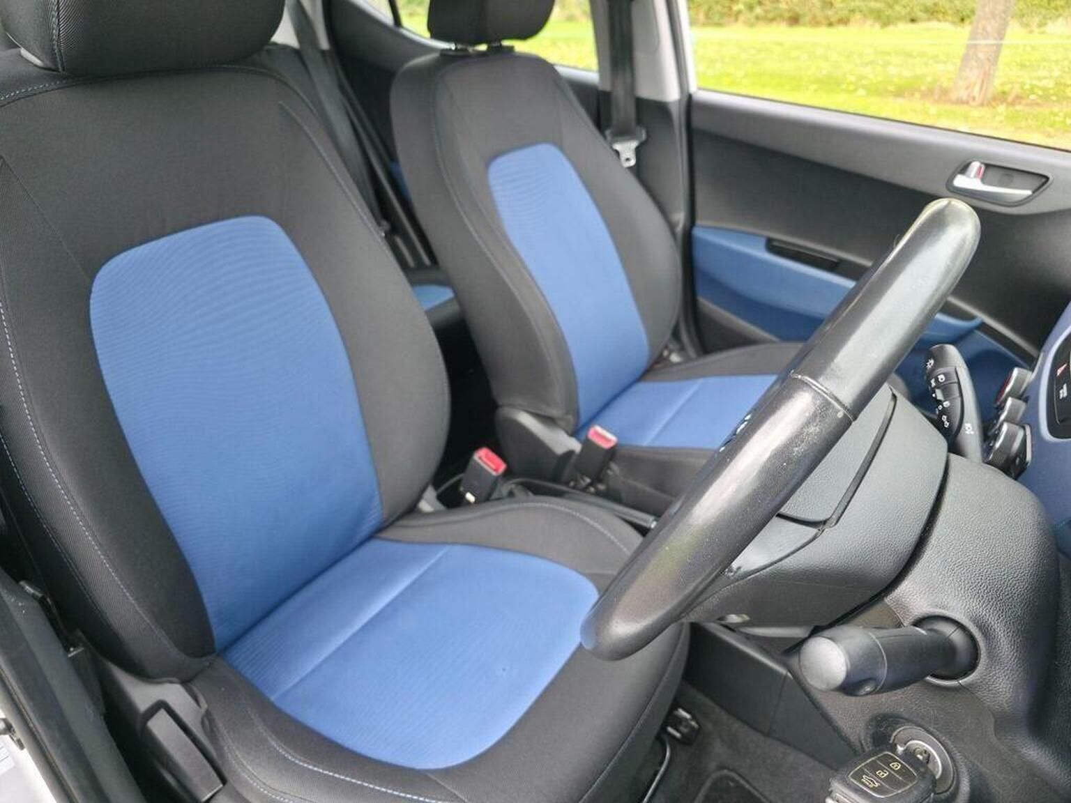 2016 Hyundai i10 image 30