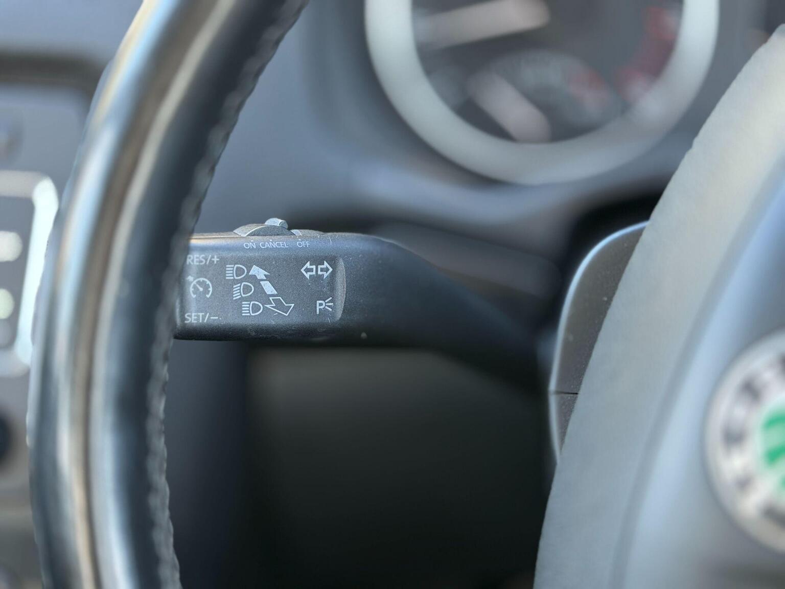 2009 Skoda Octavia image 31
