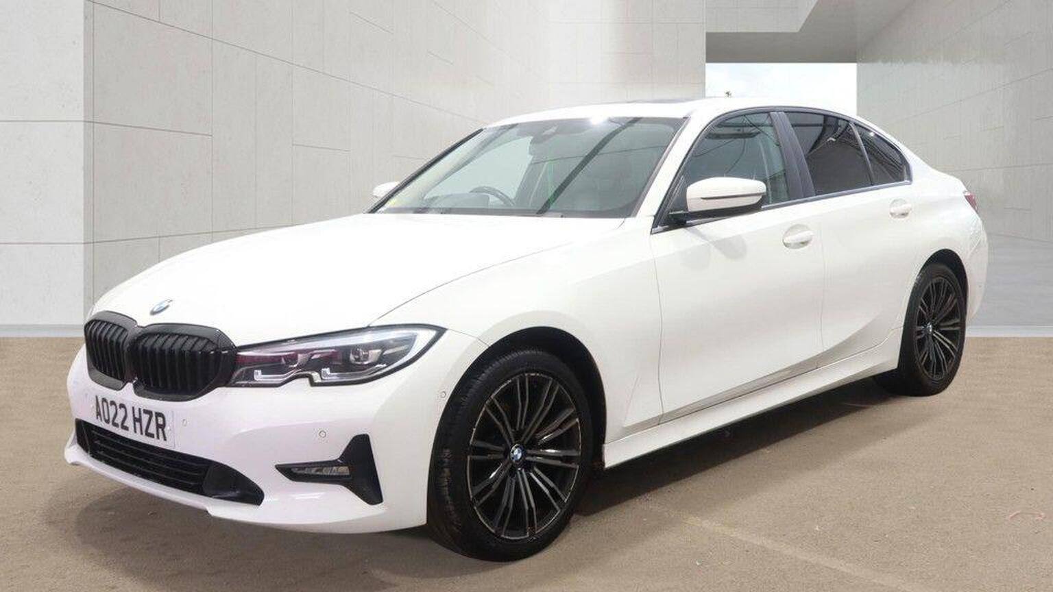 2022 BMW 3 Series image 9