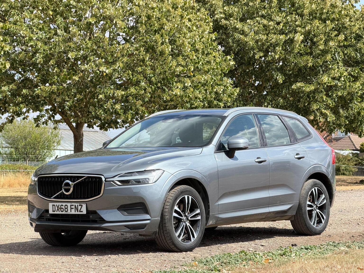 2018 Volvo XC60 image 17