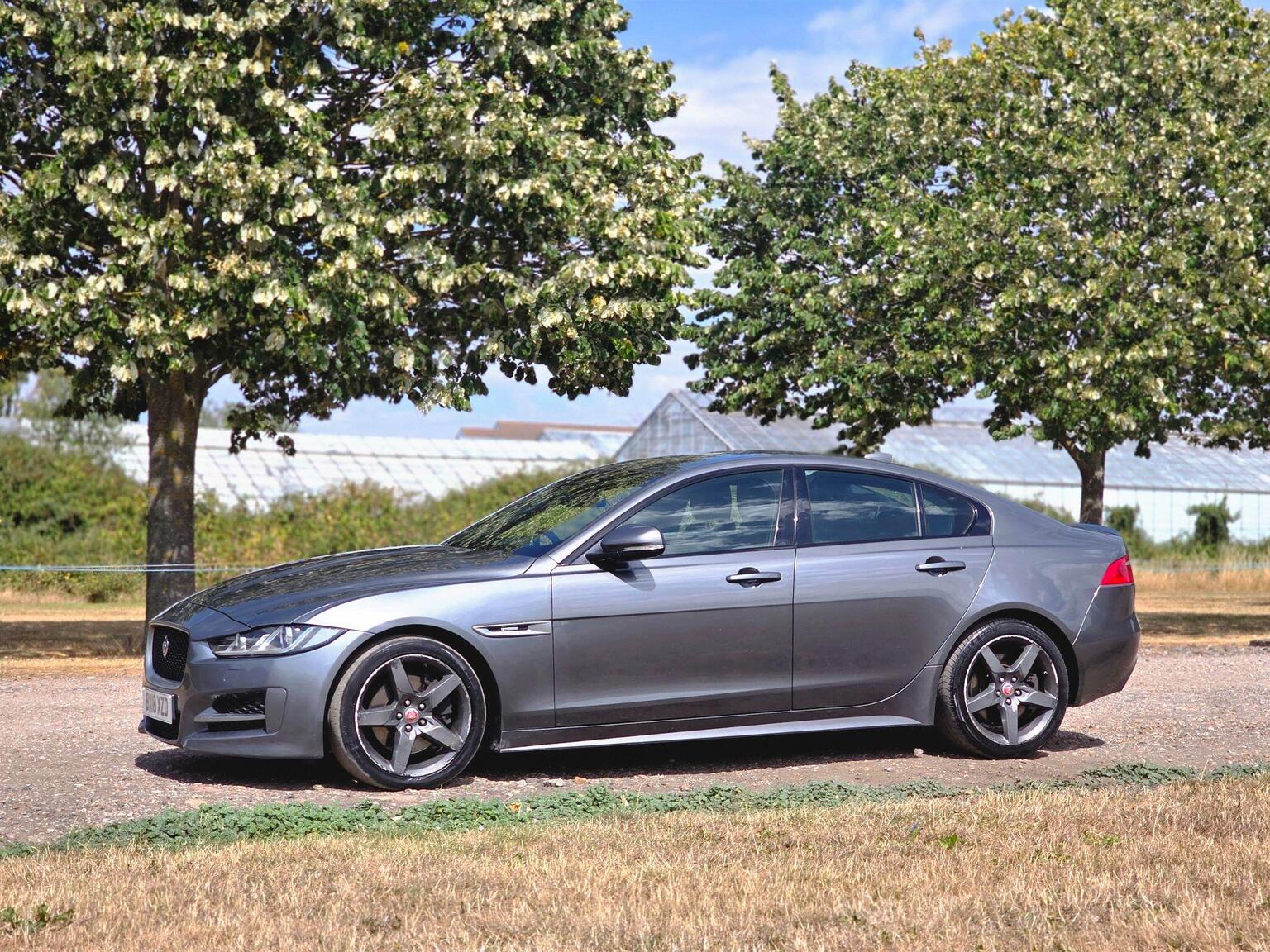 2018 Jaguar XE image 17
