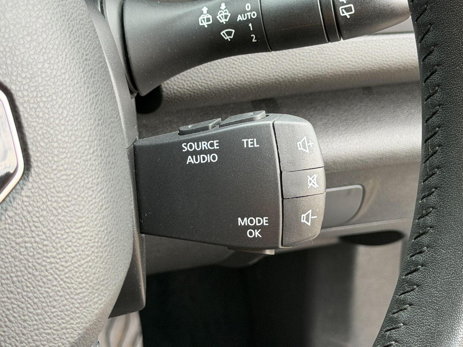 2017 Renault Megane image 35