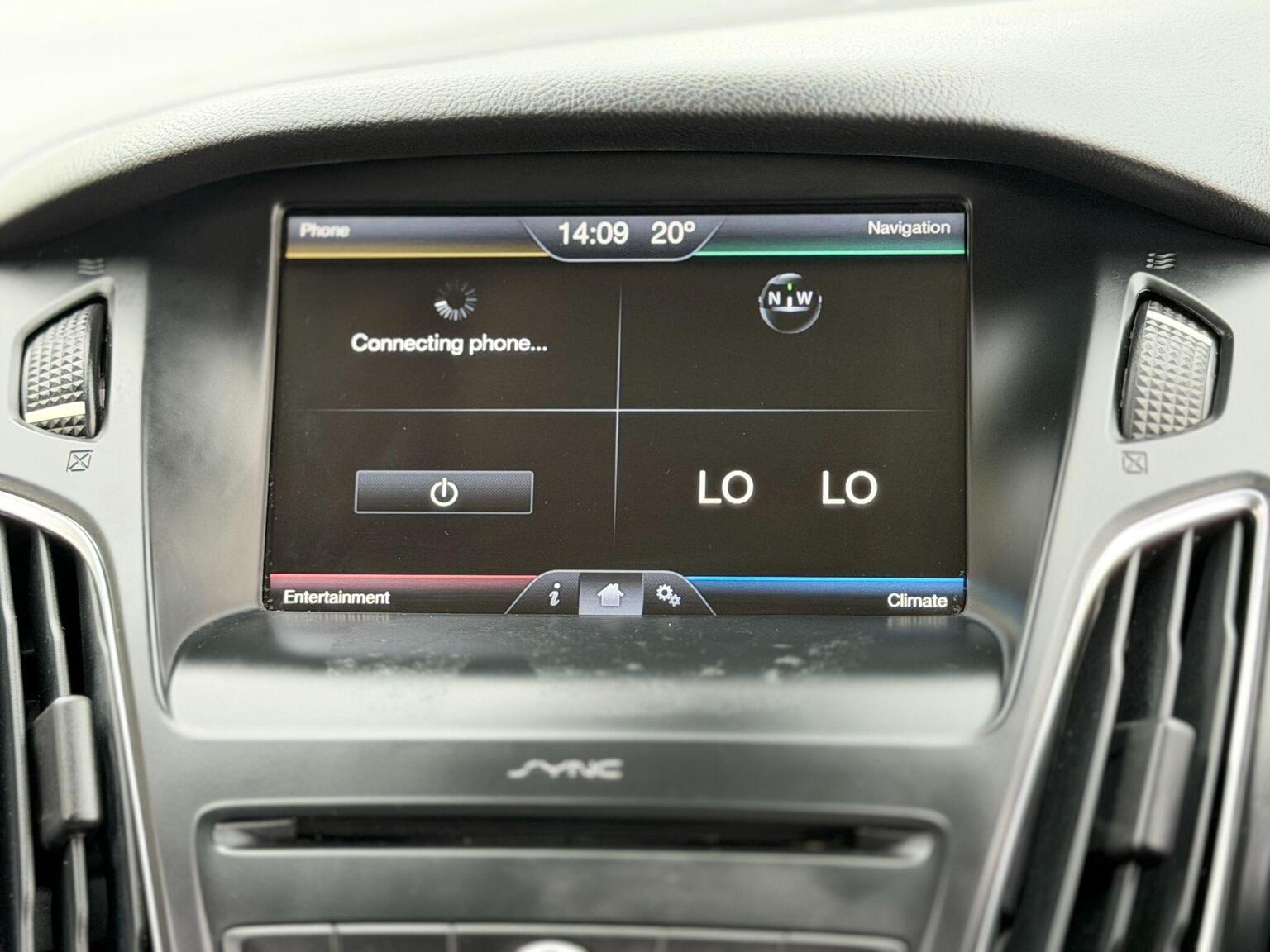 2016 Ford Focus image 40