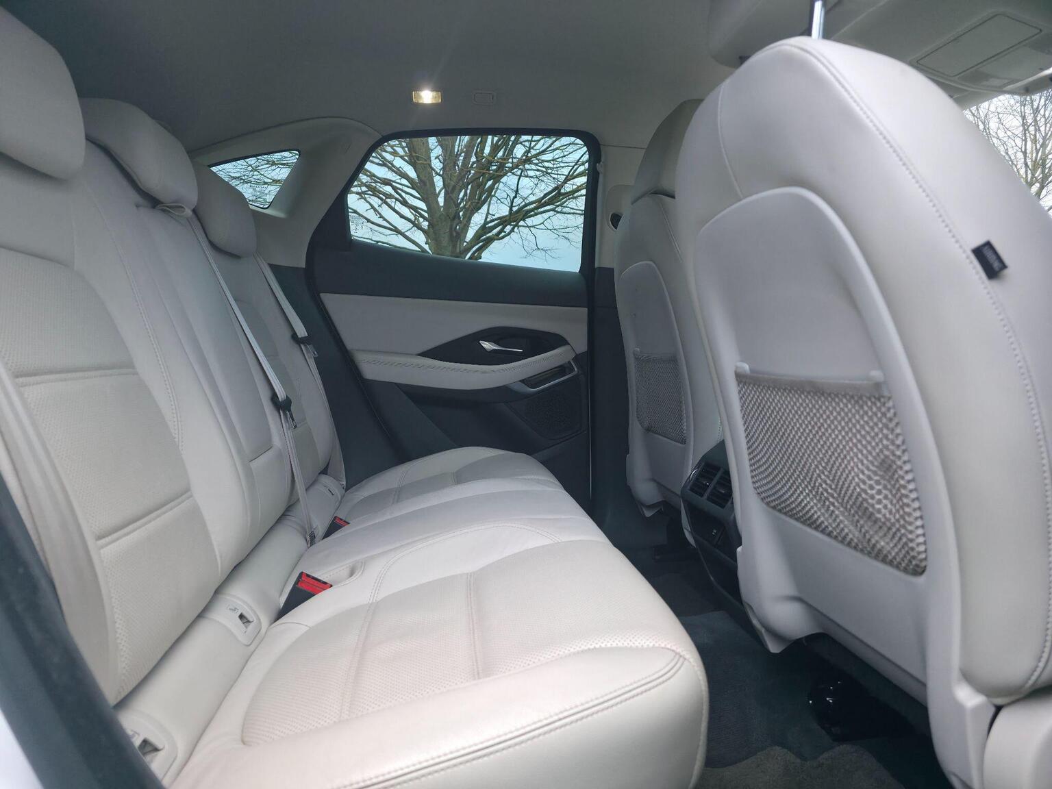 2018 Jaguar E-PACE image 22