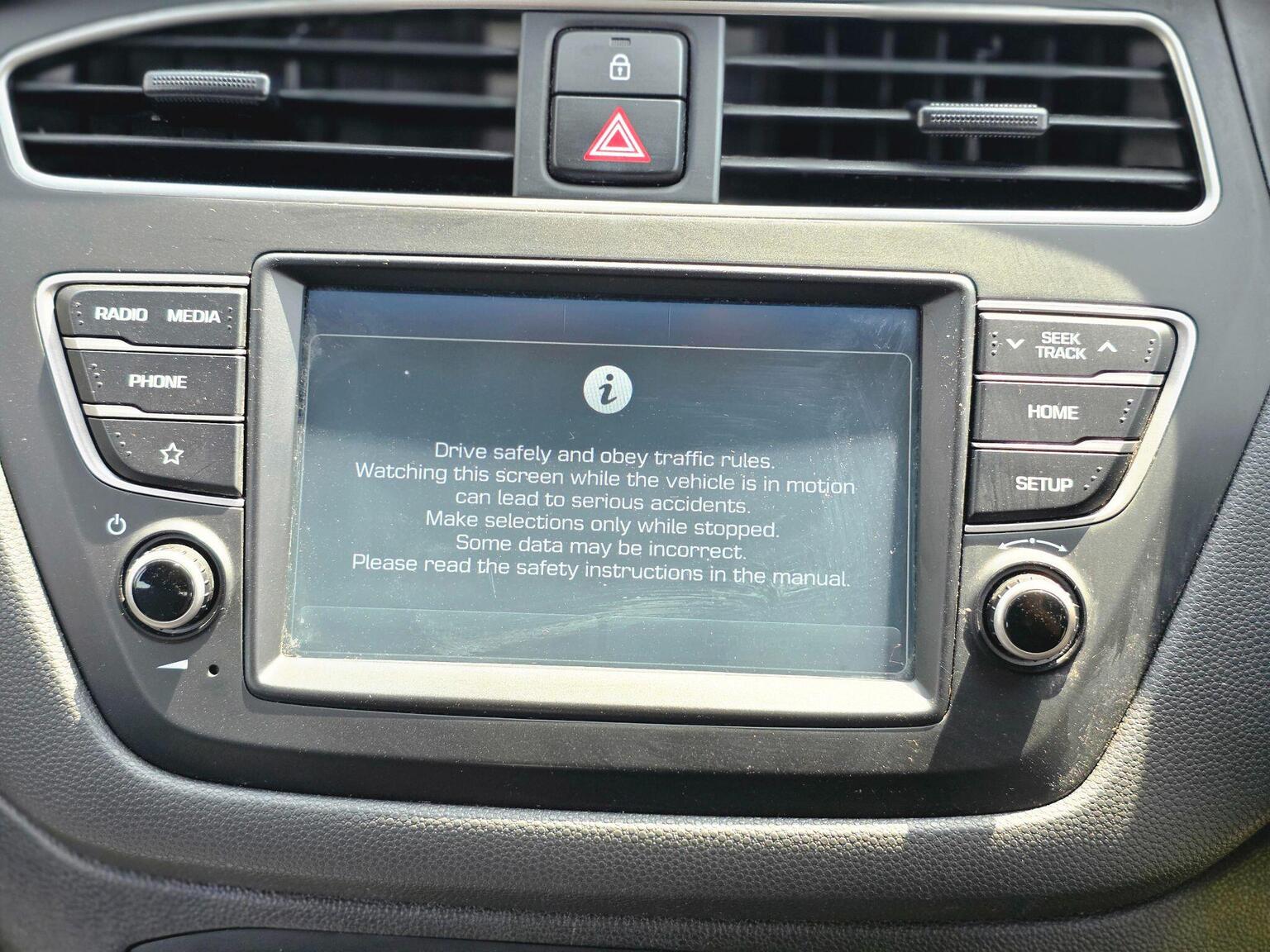 2018 Hyundai i20 image 40