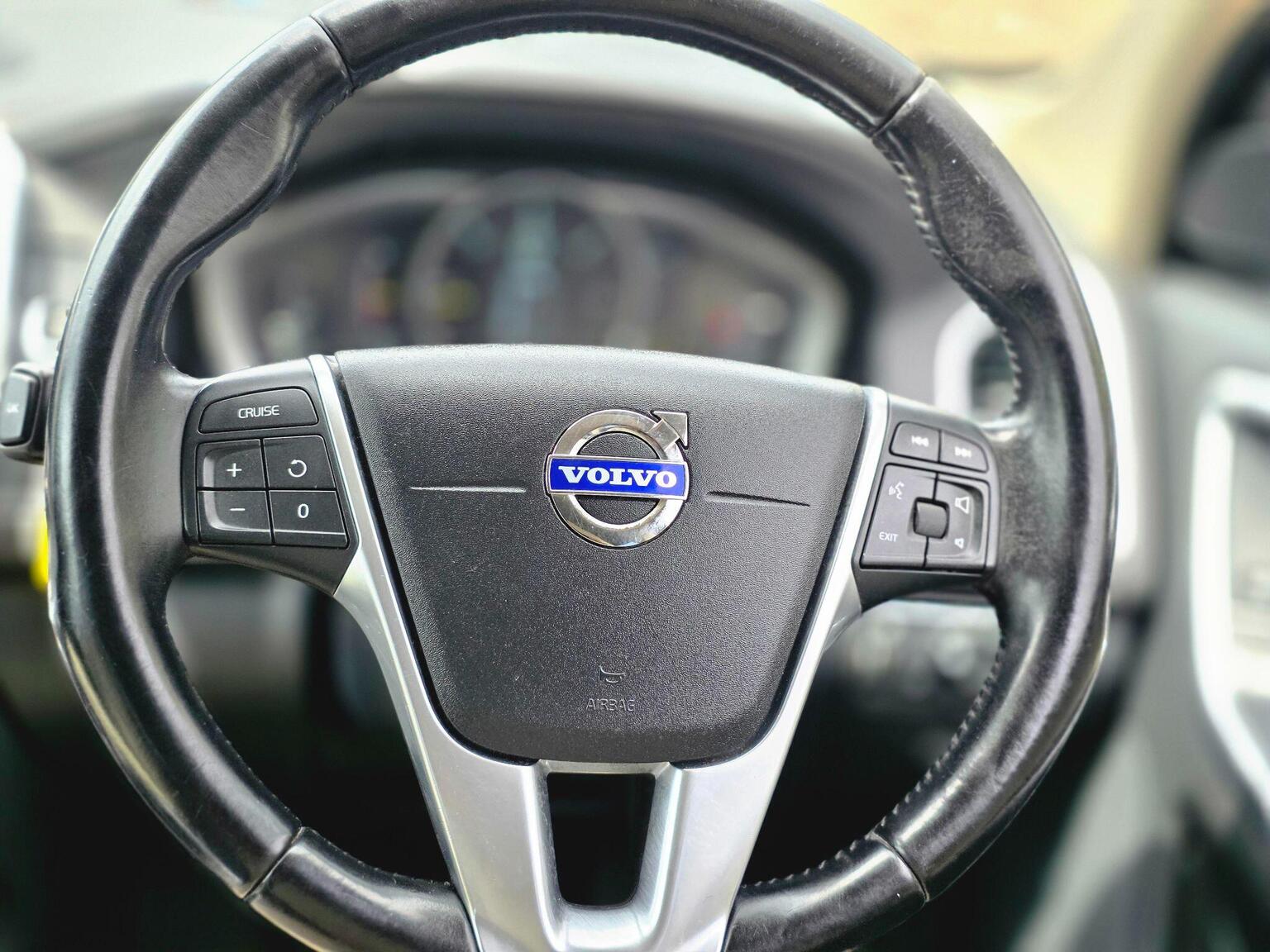 2015 Volvo XC60 image 50