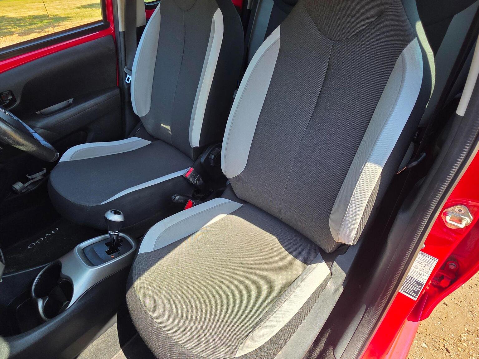 2015 Toyota AYGO image 31