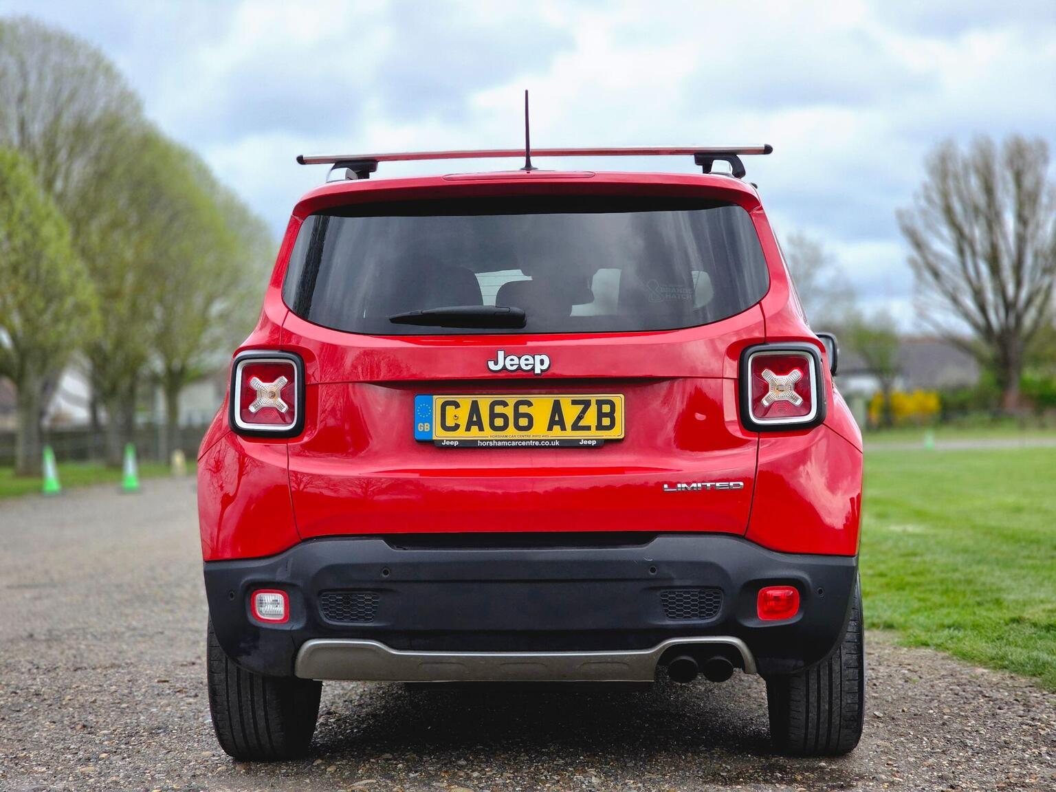 2017 Jeep Renegade image 8