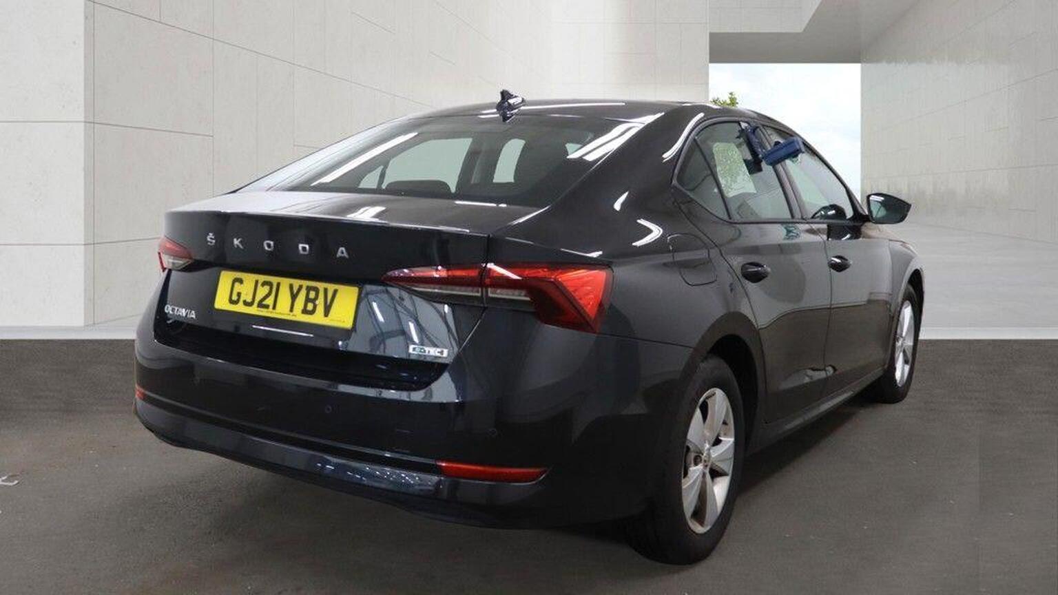 2021 Skoda Octavia image 3