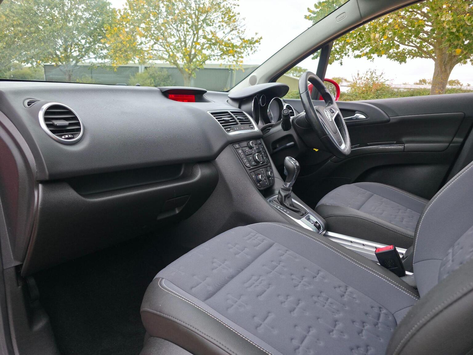 2016 Vauxhall Meriva image 27