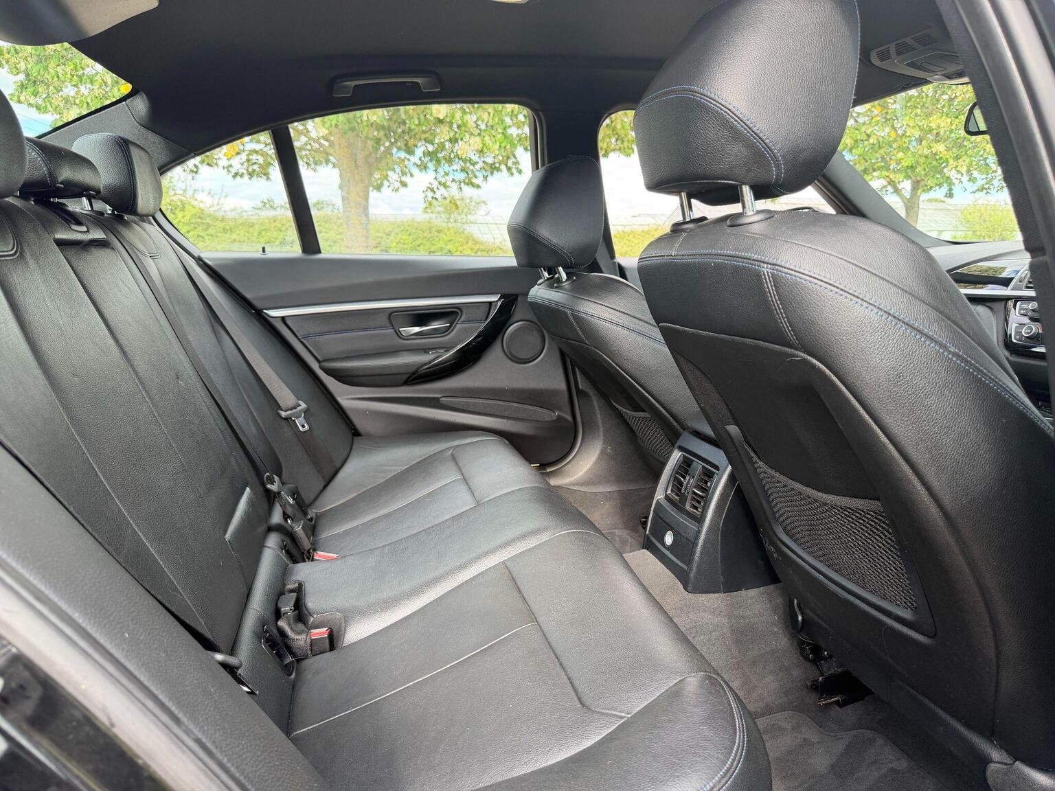 2018 BMW 3 Series image 24