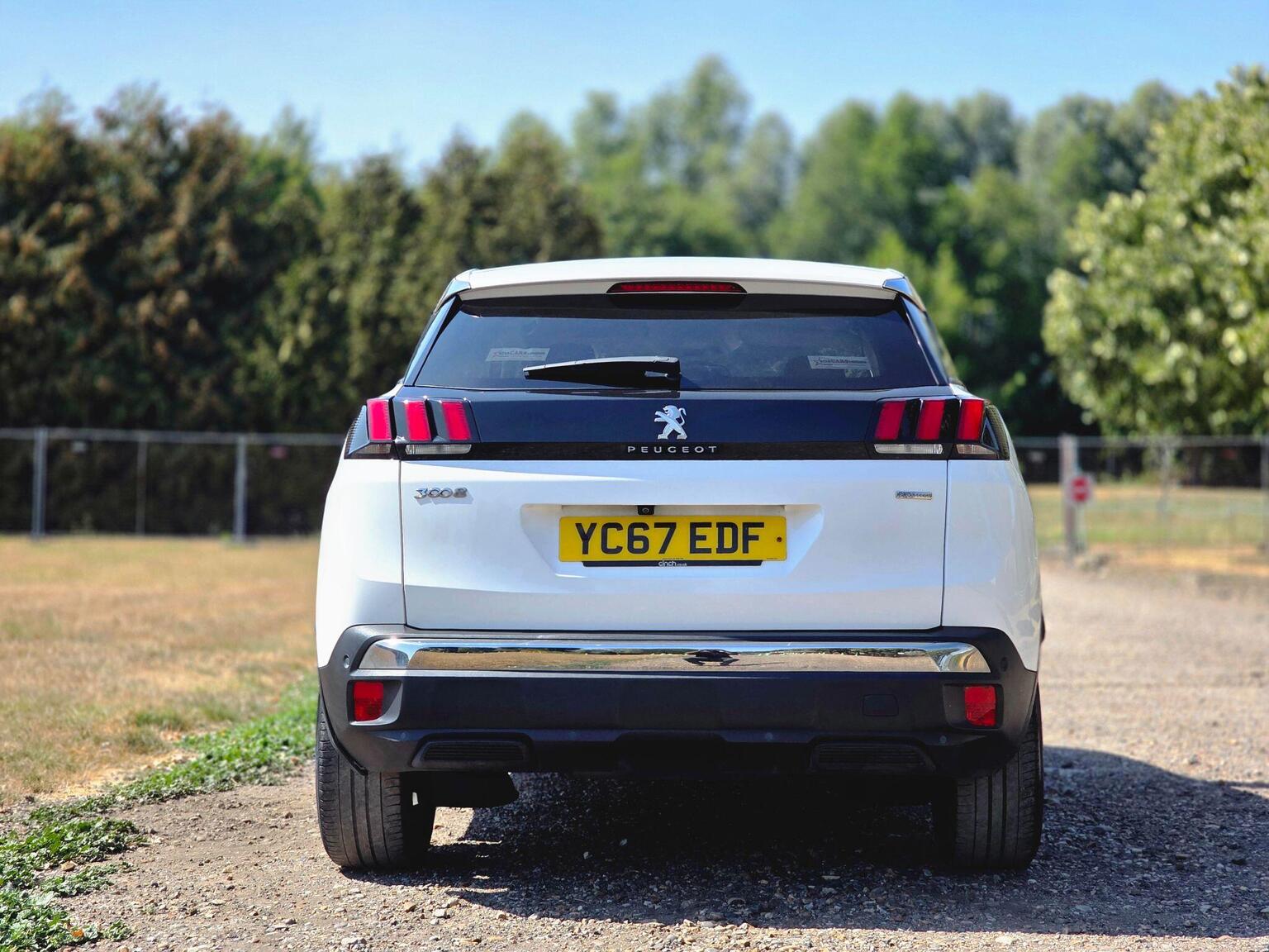 2017 Peugeot 3008 image 9