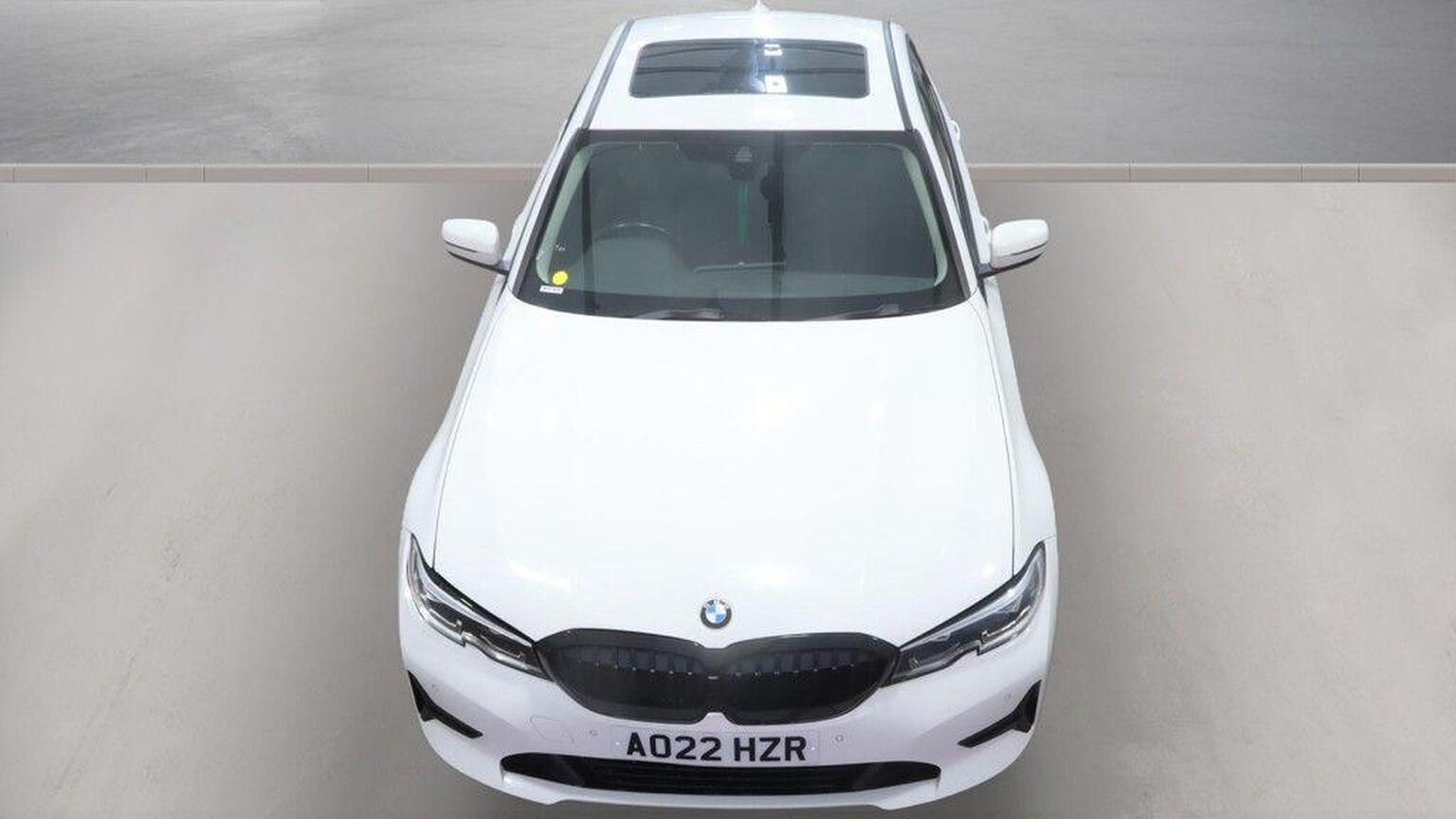 2022 BMW 3 Series image 10