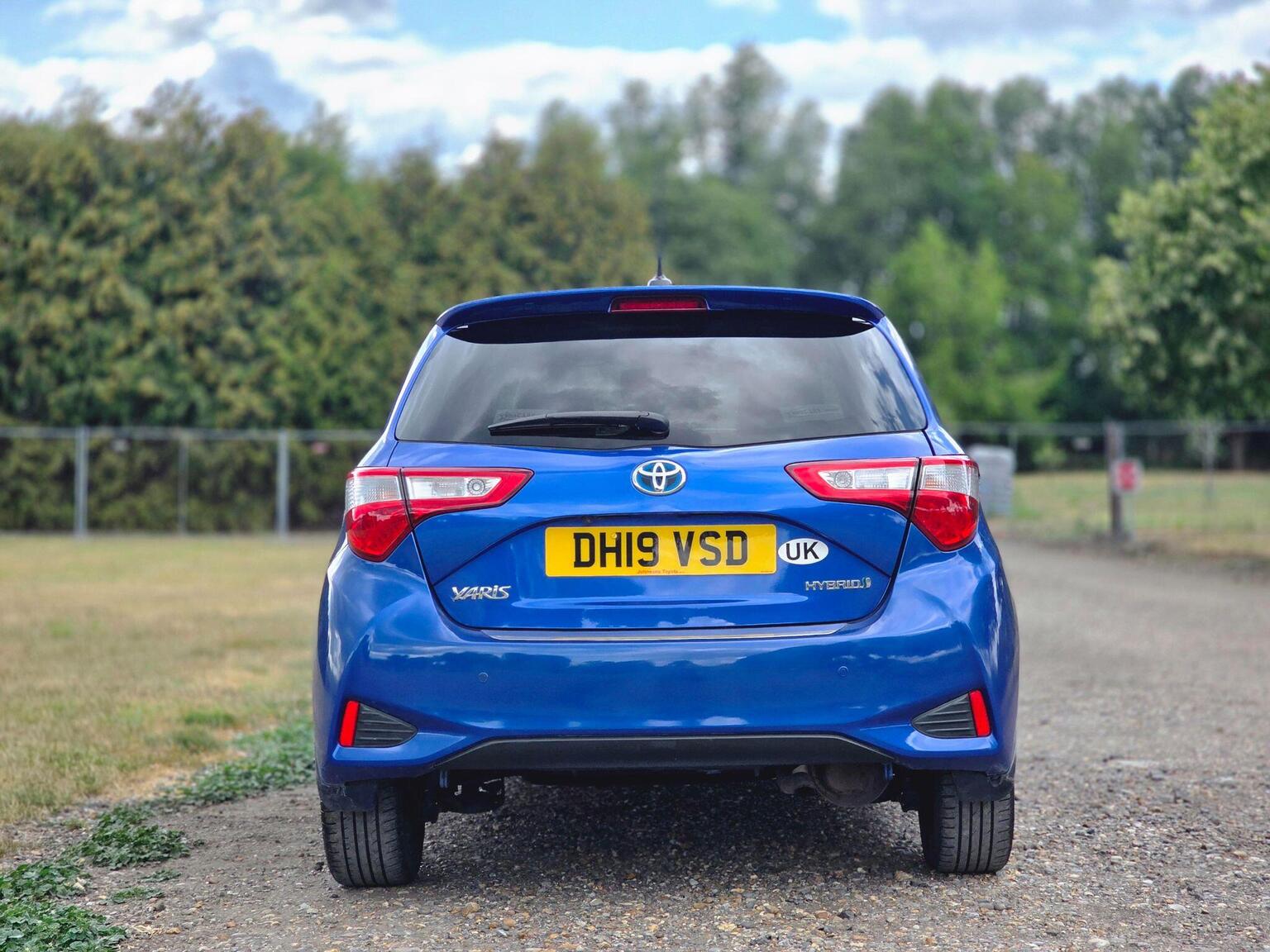 2019 Toyota Yaris image 9