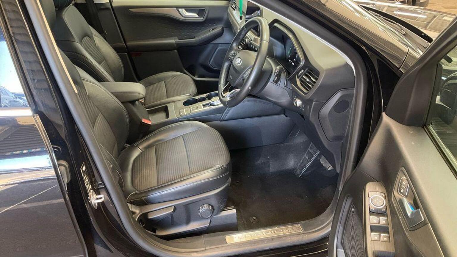 2020 Ford Kuga image 12