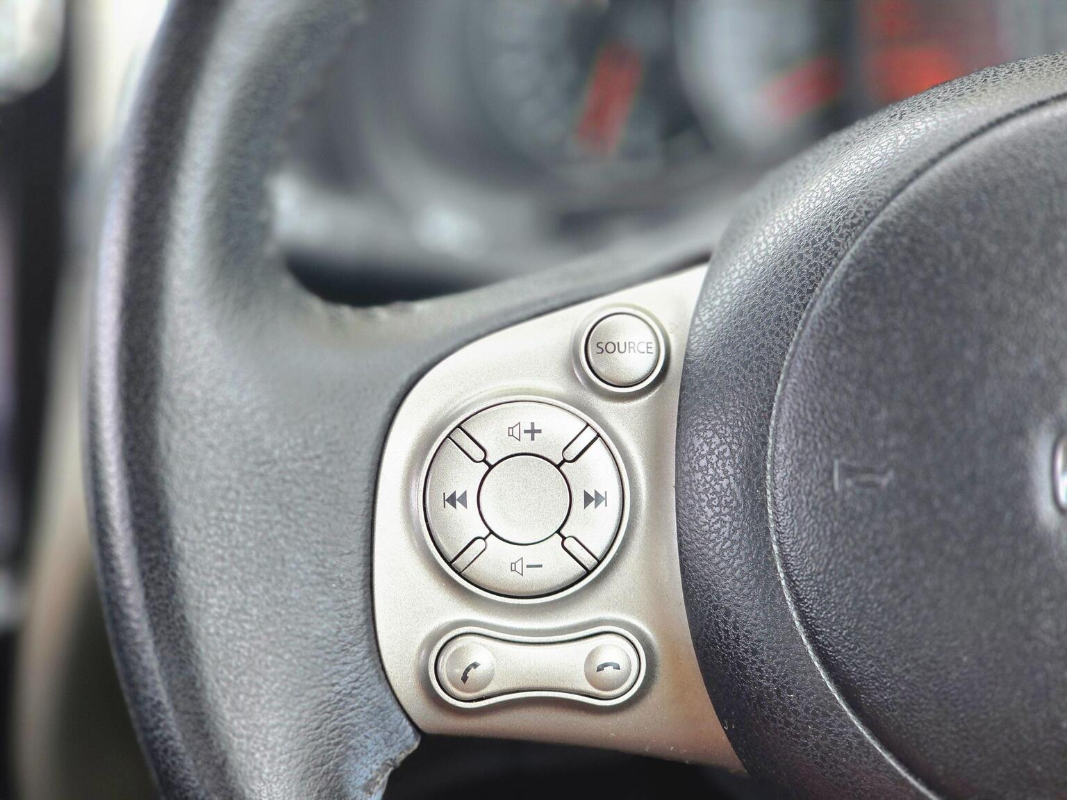 2013 Nissan Micra image 37