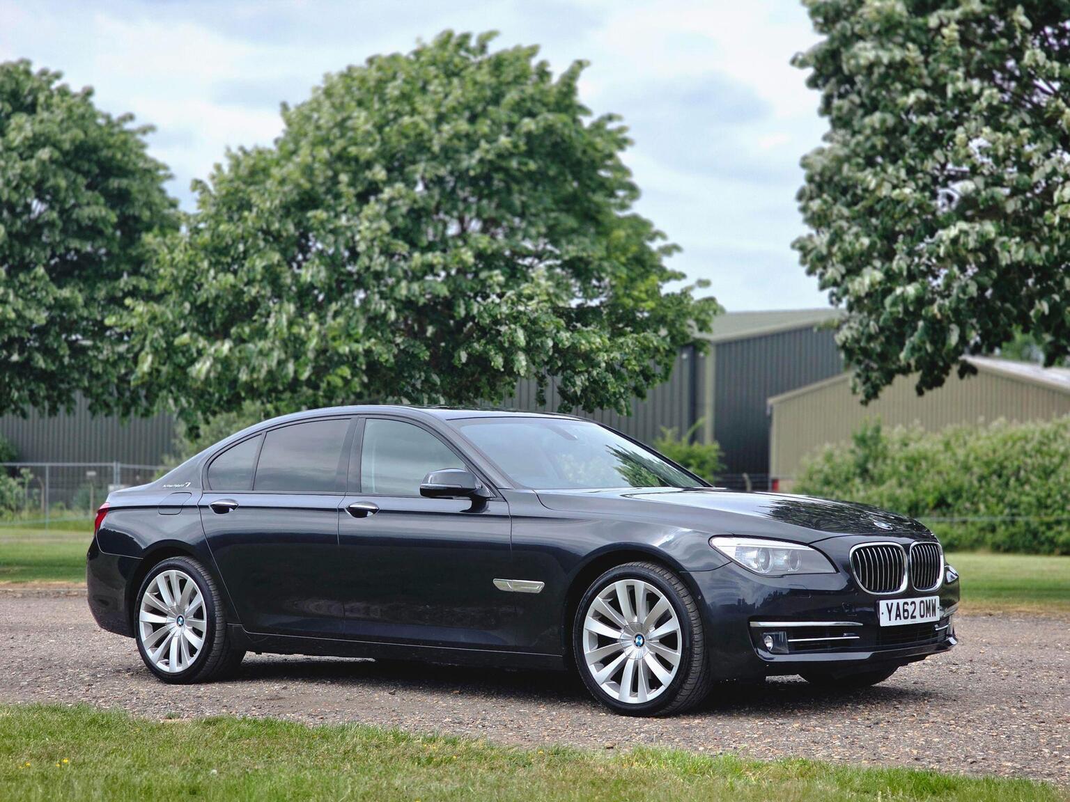 2013 BMW 7 Series image 2