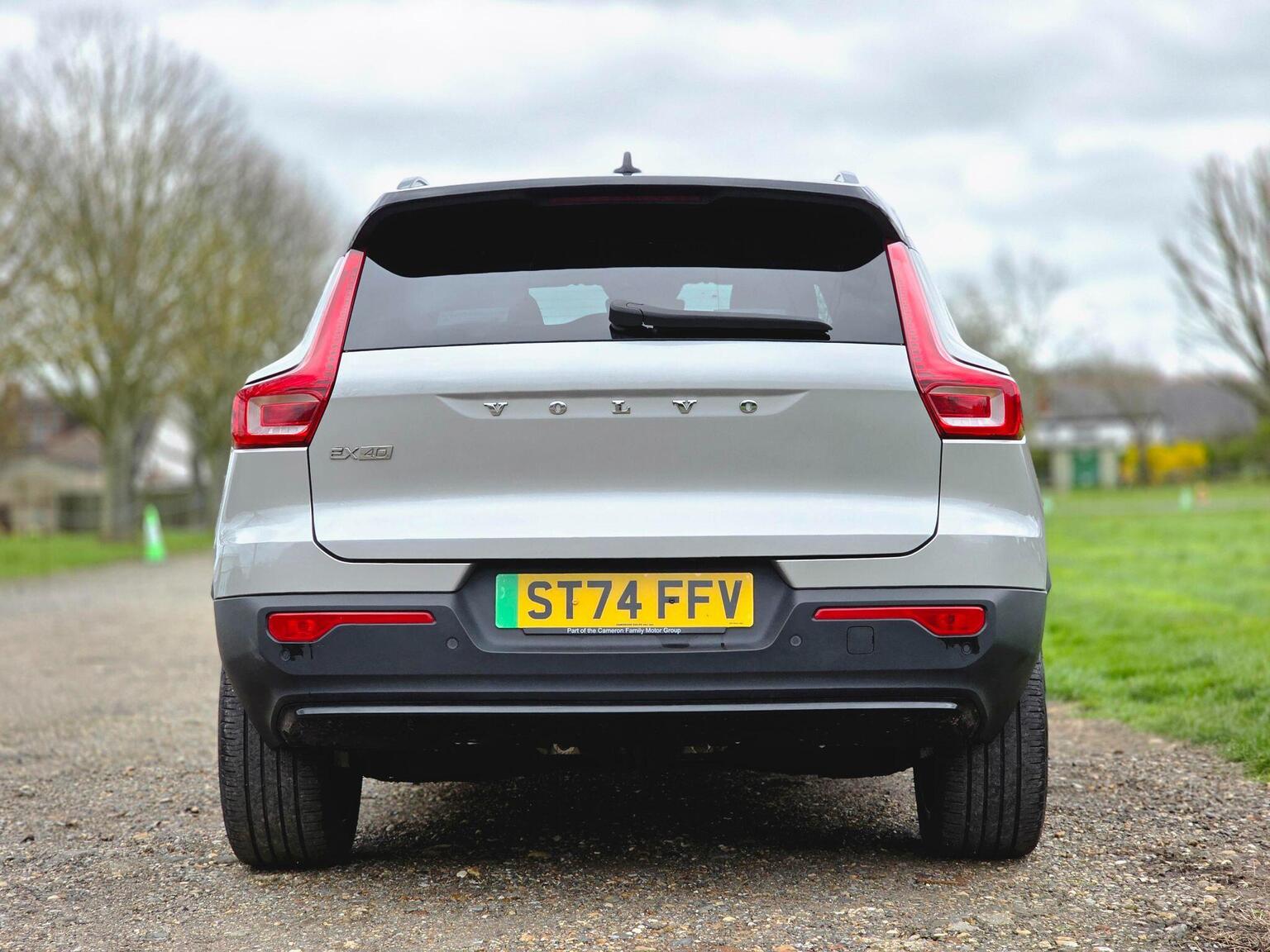 2024 Volvo EX40 image 8