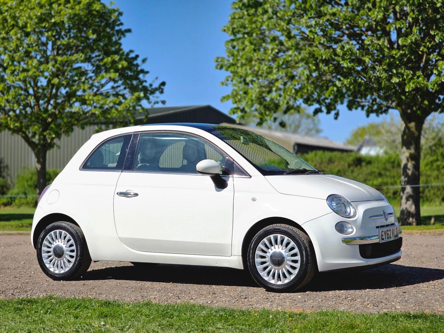 2012 Fiat 500 image 2