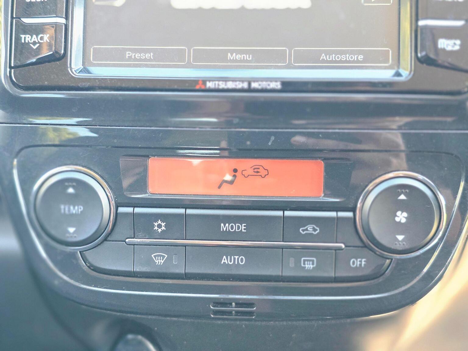 2019 Mitsubishi Mirage image 44