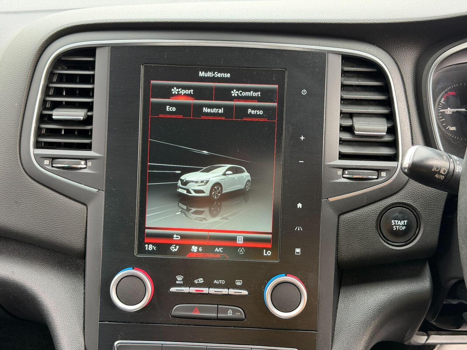 2017 Renault Megane image 45