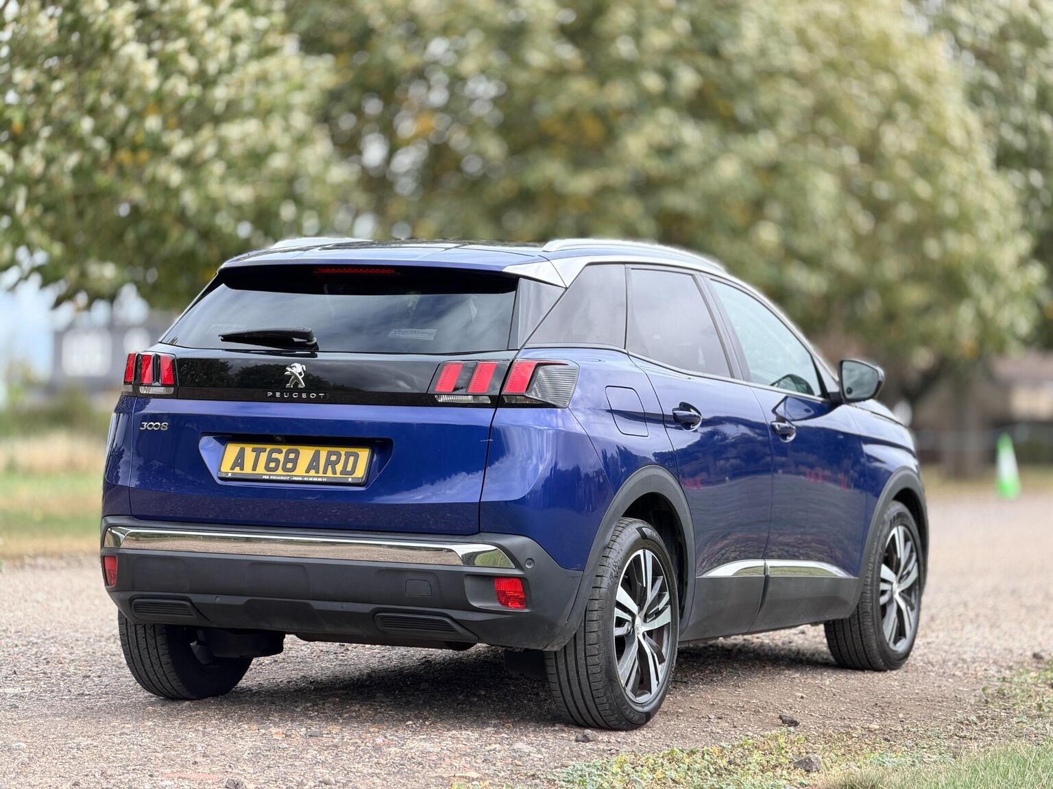2018 Peugeot 3008 image 8