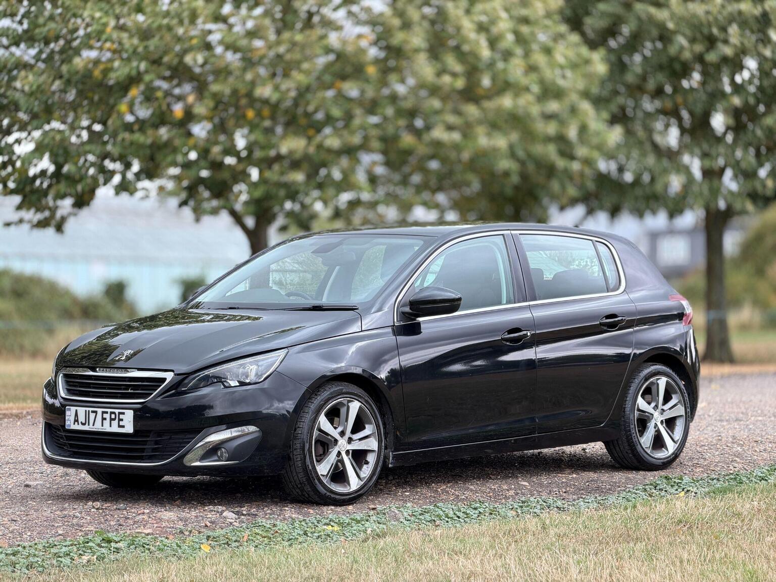 2017 Peugeot 308 image 16