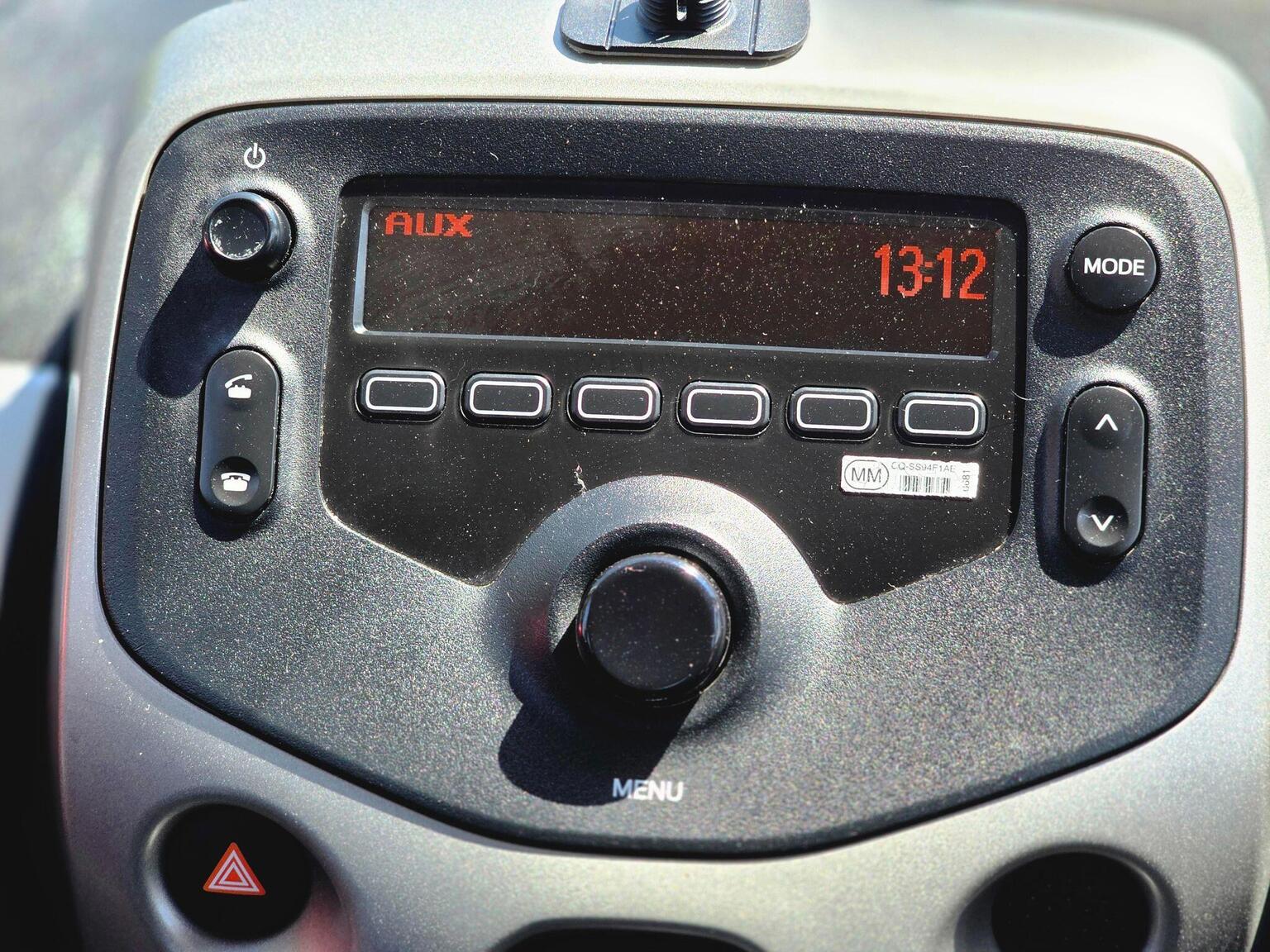 2015 Toyota AYGO image 46