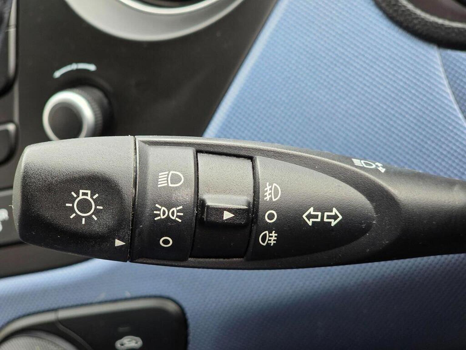 2016 Hyundai i10 image 34