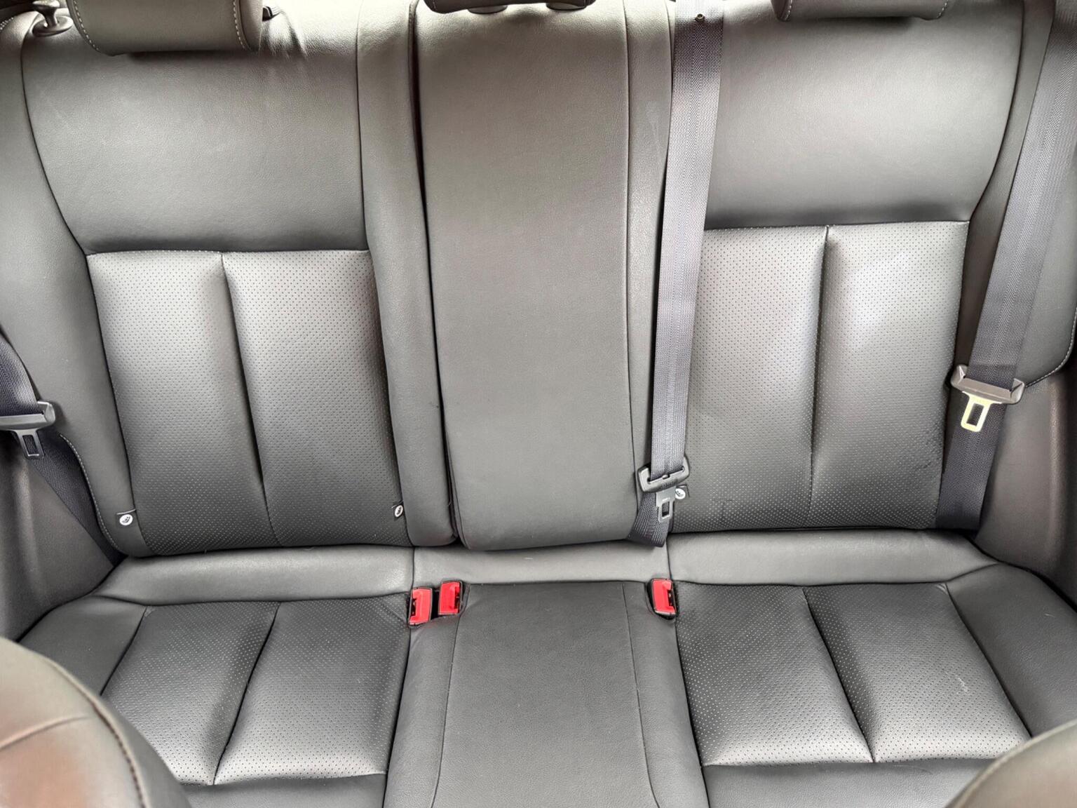 2015 Nissan Juke image 34