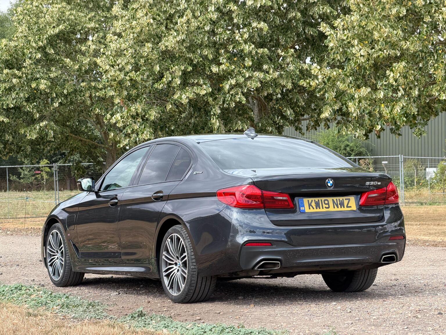 2019 BMW 5 Series image 13