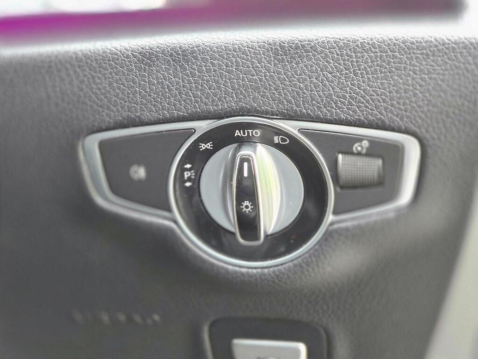 2016 Mercedes-Benz E Class image 32