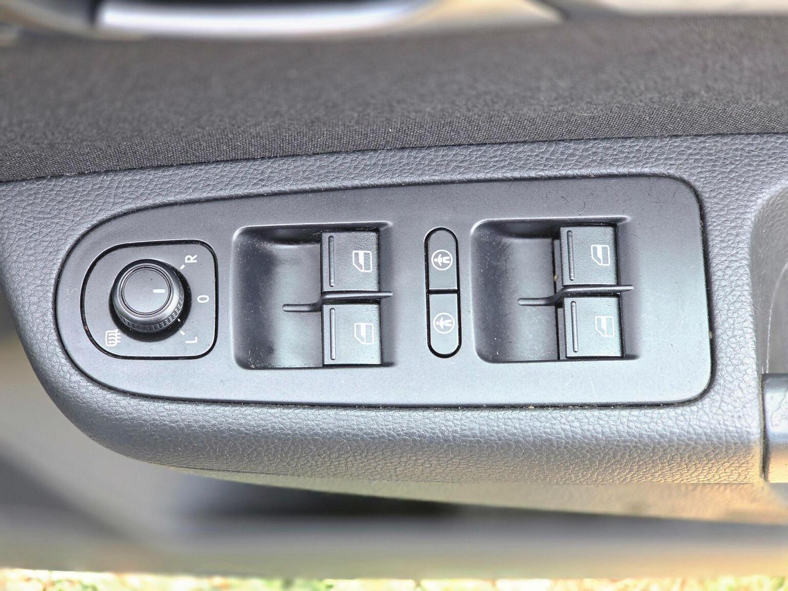 2017 Volkswagen Sharan image 50
